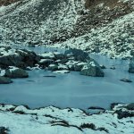 Il Lago Blu gelato in autunno